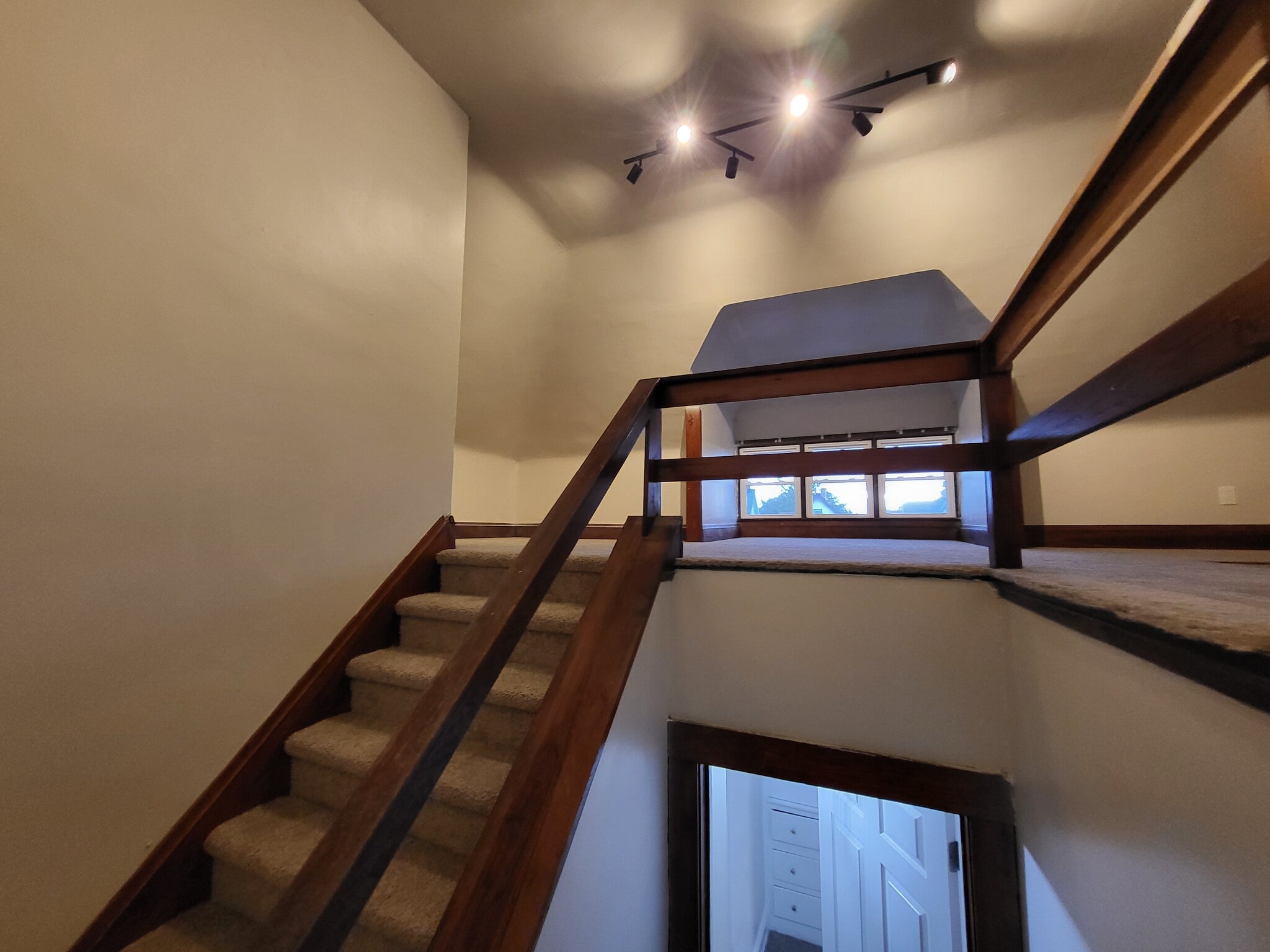 Building Photo - 1551 Alameda Ave