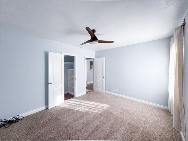 Building Photo - 3BD 2BA with a Pool