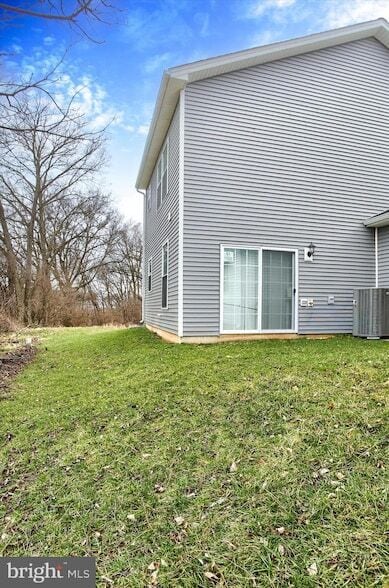 Building Photo - 30 Parkview Dr