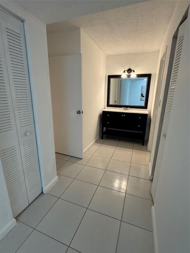 Building Photo - 4384 NW 9th Ave