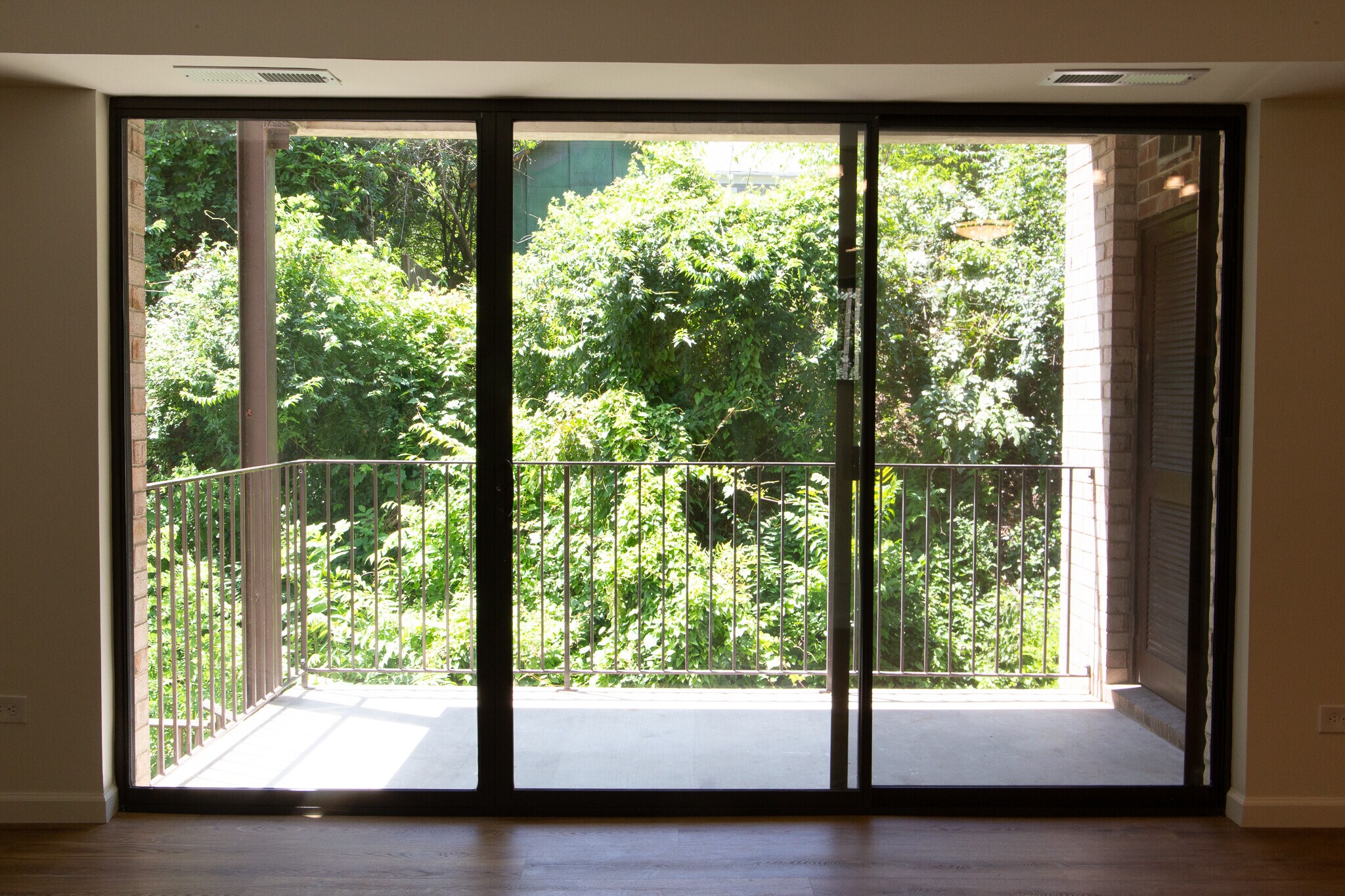 Balcony - 511 1st St N