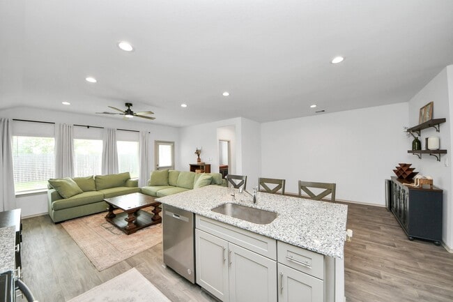 Building Photo - 1137 Buffalograss Trl
