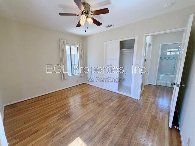 Building Photo - 5433 Cartwright Ave