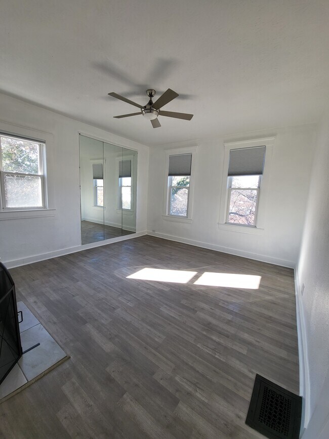 Building Photo - 1616 Ellwood Ave