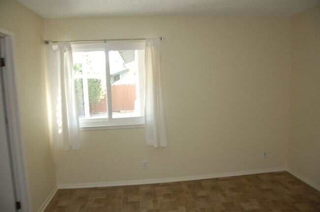 Building Photo - Large Home Near Magnolia Shopping Center