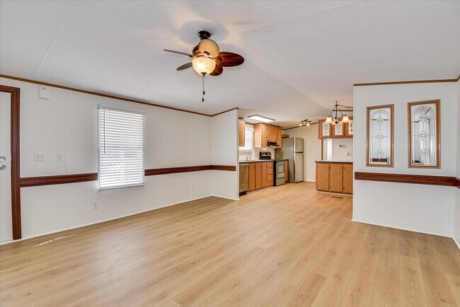 Building Photo - 892 W Five Notch Rd