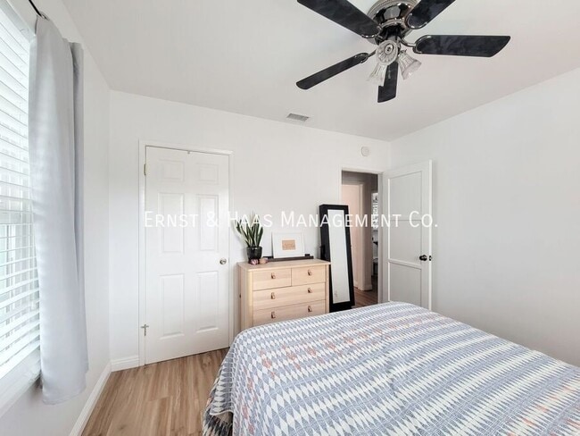 Building Photo - 5632 Hazelbrook Ave