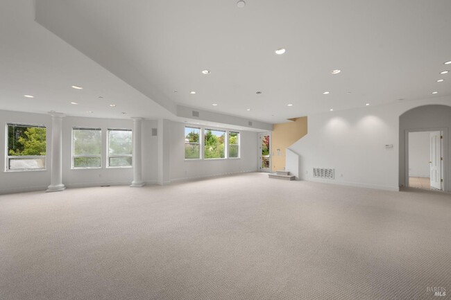 Building Photo - 10 Warrens Way