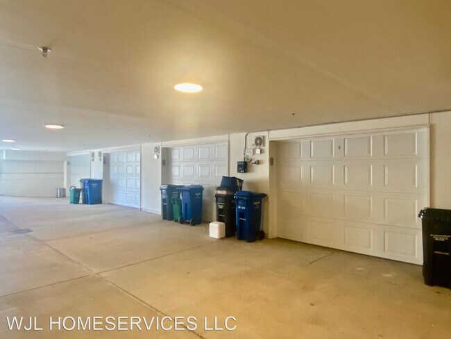 Building Photo - 2 br, 1.5 bath House - 521 NW 70th St