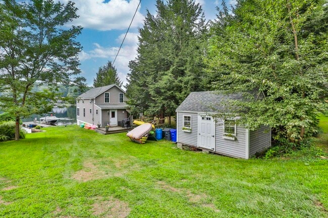 Building Photo - 64A Holiday Ln