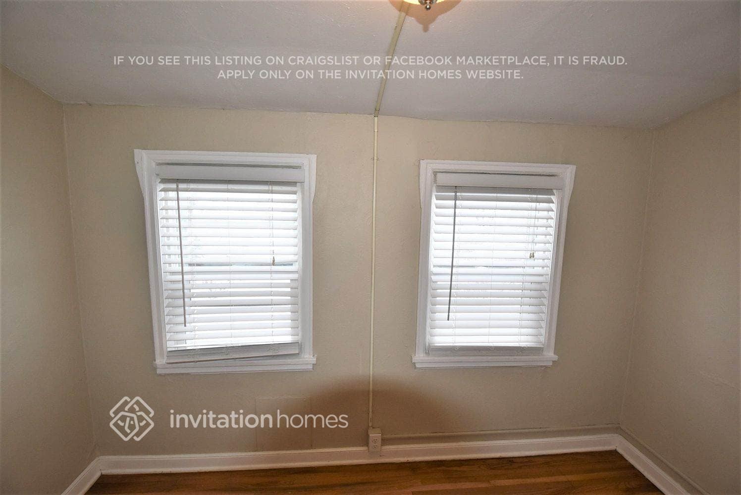 Building Photo - 1612 St Albans St N