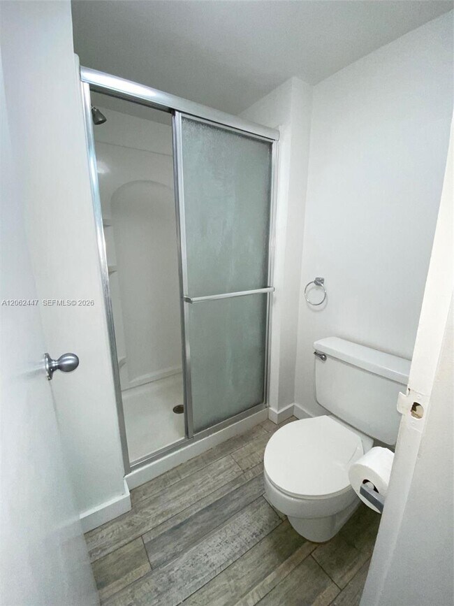 Building Photo - 6414 Miami Lakes Dr
