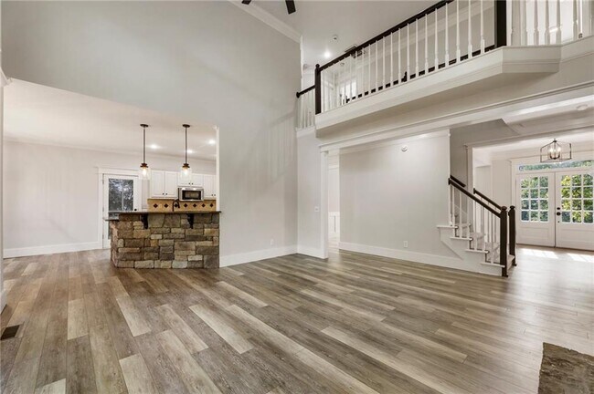 Building Photo - 330 Summerlin Dr