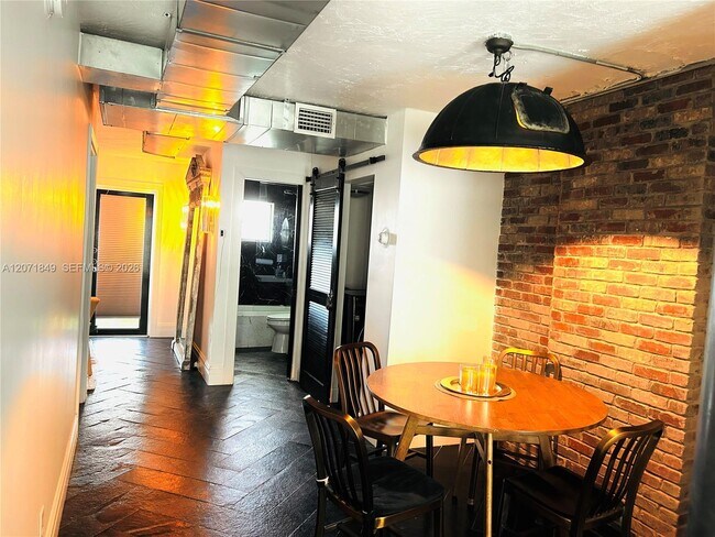 Building Photo - 360 Meridian Ave
