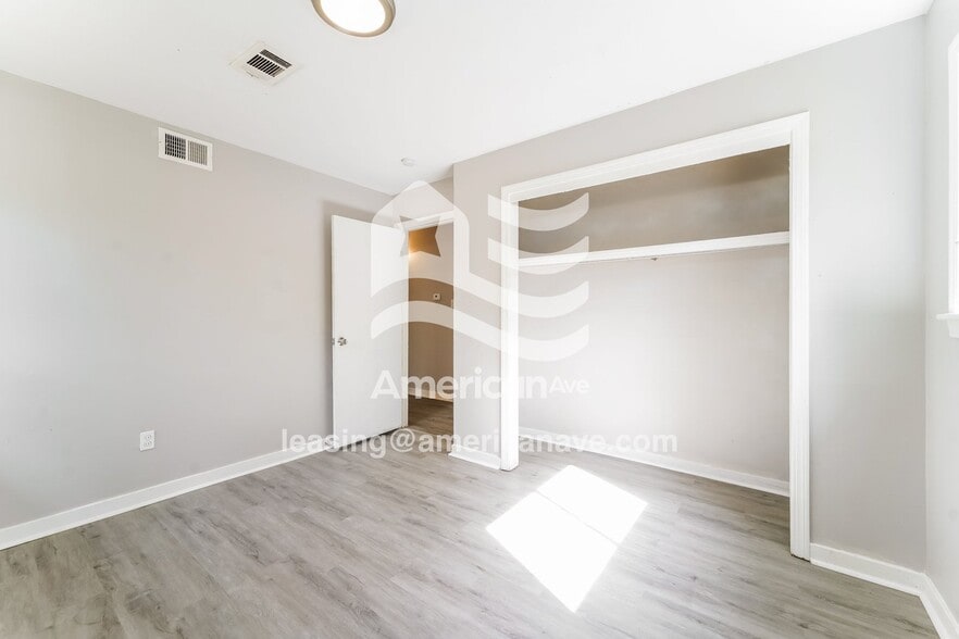 Building Photo - 252 McDowell Park Cir