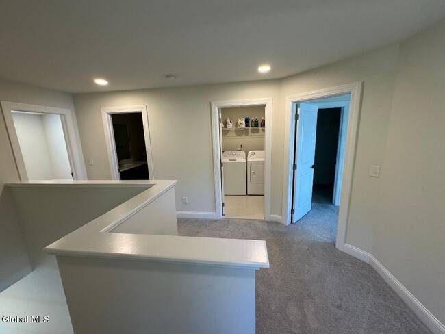 Building Photo - 546 NY-9P