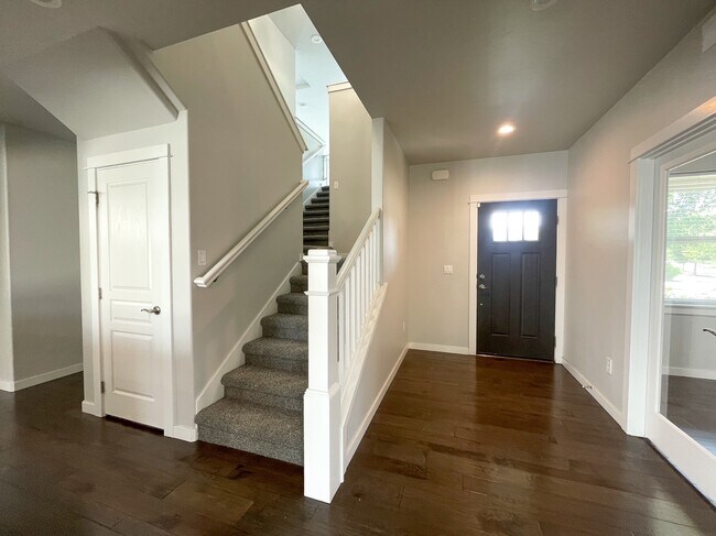 Building Photo - 11473 Baserri Dr
