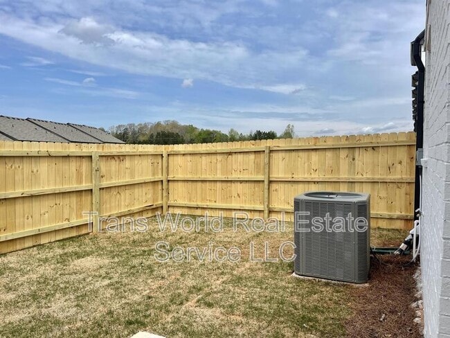 Building Photo - 123 Auburn Run Ln