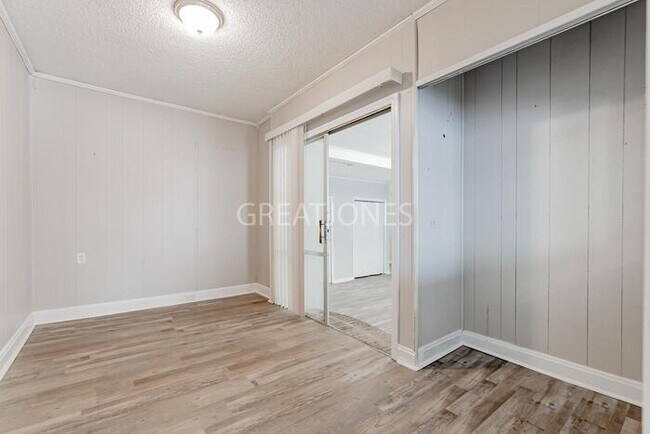 Building Photo - NOW OFFERING HALF OFF THE FIRST FULL MONTH...
