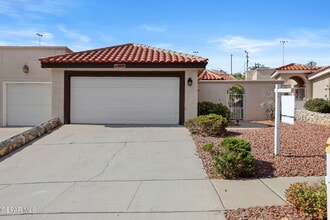 Building Photo - 205 N Alto Mesa Dr