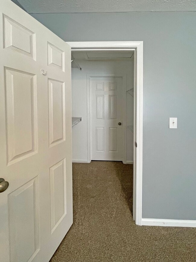 Building Photo - Lovely Single Family House with New Flooring & Paint! 2-Car Garage