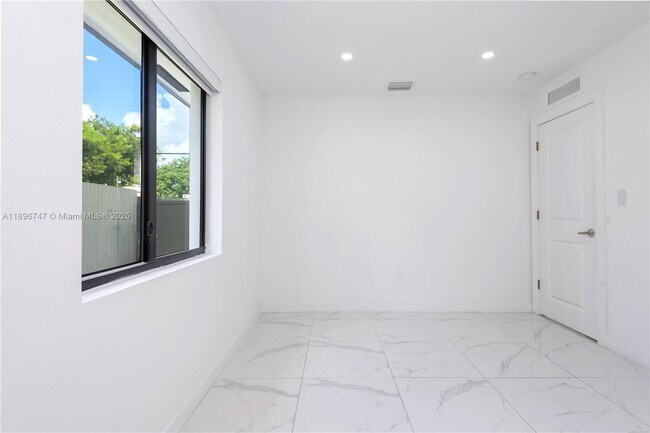 Building Photo - 2492 NW 44th St