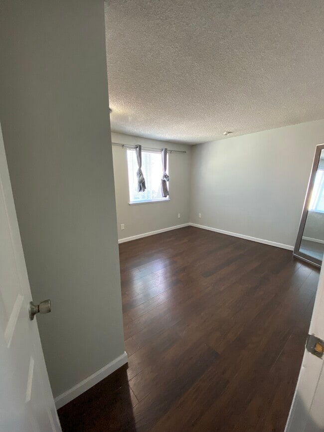 Building Photo - 10318 15th Ave Ct E