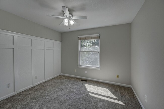 Building Photo - 1625 Flint Ct