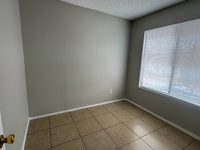 Building Photo - 3 Bed / 2 Bath Apartment Available for rent- East Las Vegas