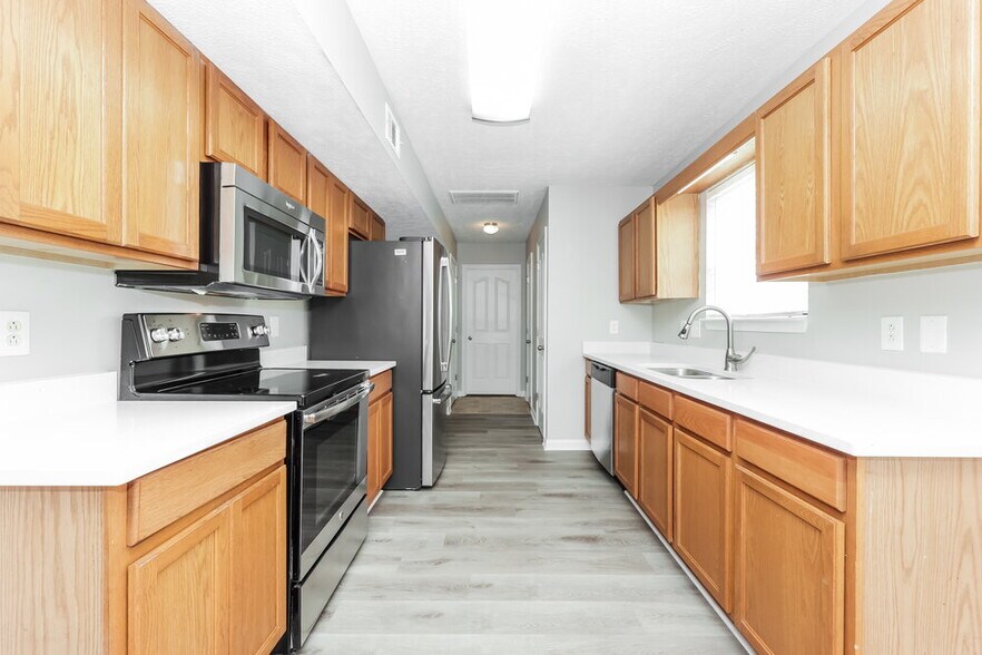 Building Photo - 1535 St Andrews Dr