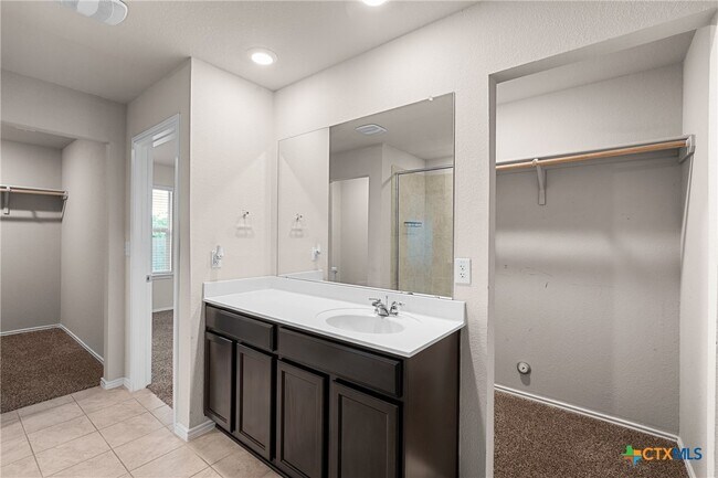 Building Photo - 5102 Karen Grn Dr