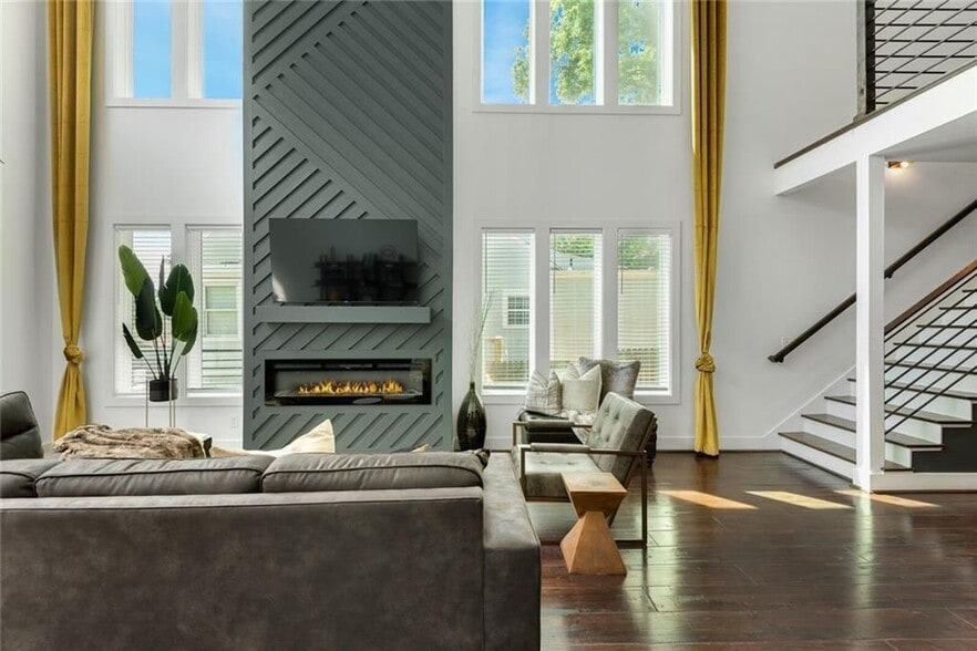 Building Photo - 255 Mathewson Pl SW