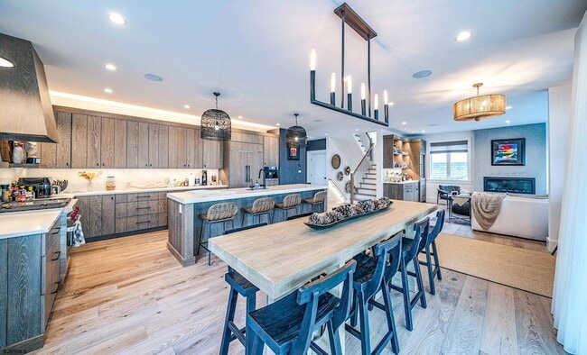 Building Photo - 108 S Martindale Ave