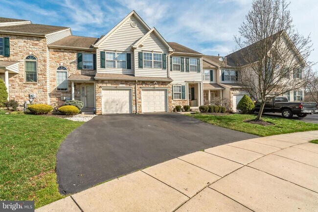 Building Photo - 1855 Creekview Ln