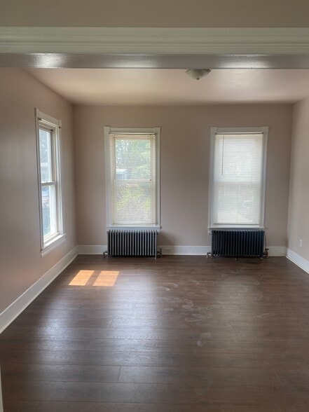 Primary Photo - 336 Heckman St