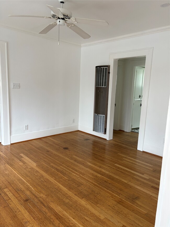 Building Photo - 1702 Dunlavy St