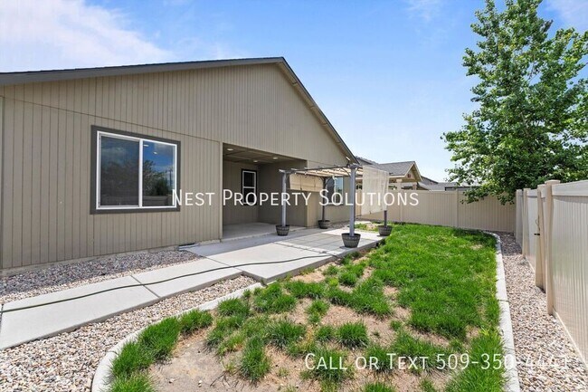 Building Photo - 558 S Lakeland Dr