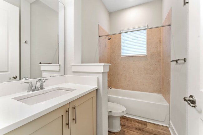 Building Photo - Nice 3/2.5 Bath Home with Bonus Room and 2...
