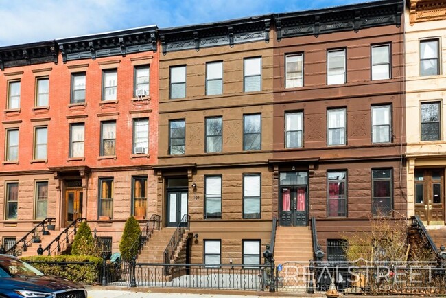 Primary Photo - One of a Kind Brownstone Triplex in Prime ...