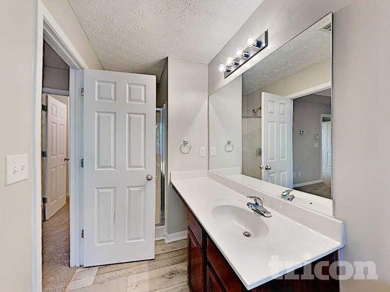 Building Photo - 135 Ellis Drive