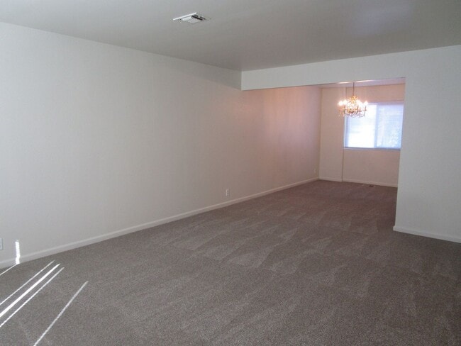 Building Photo - 812 Briarwood Ct