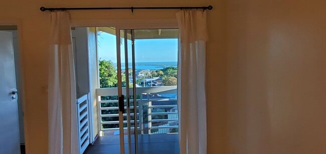 Building Photo - Available Now | 2 Bedroom, 1 Bathroom Apartment w/Scenic View from Enclosed Lanai | Kualana Knoll...