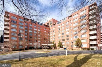 Building Photo - Great studio at River Place for $1600, ALL...