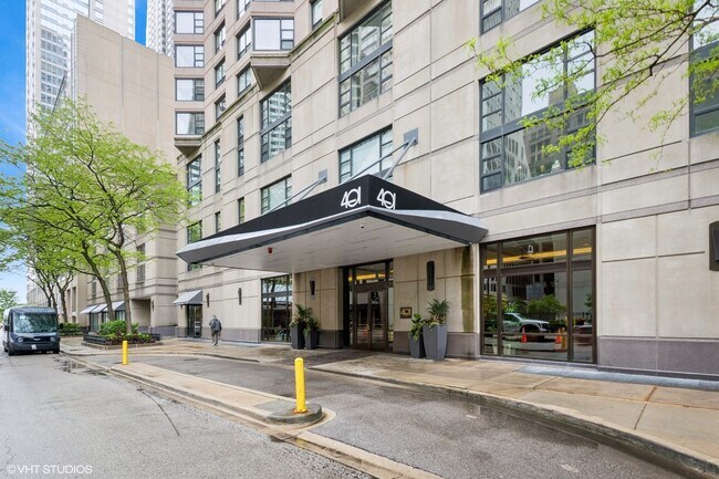 Primary Photo - 401 E Ontario St