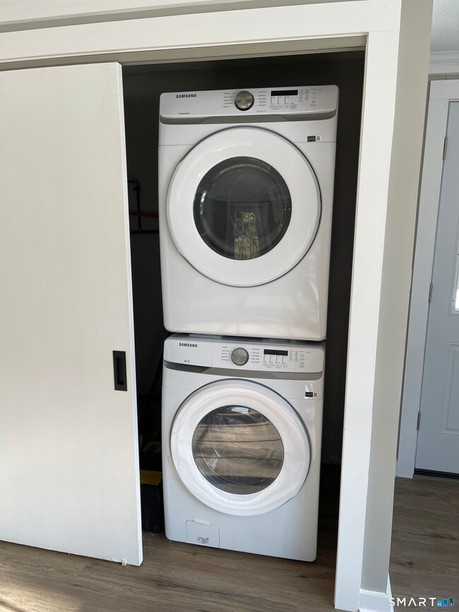 Building Photo - 88 Douglas Rd