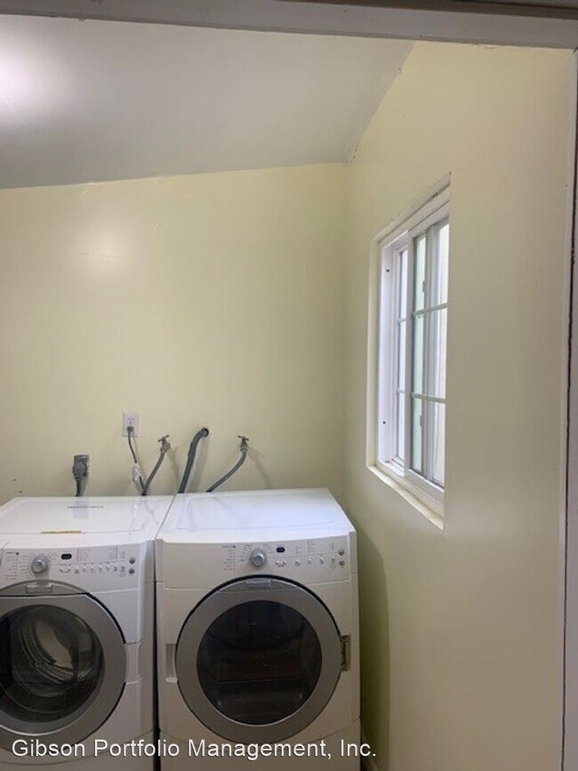 Building Photo - 2 br, 1 bath House - 2220 Hanover Street