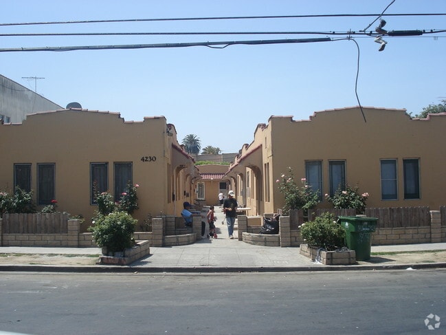 Building Photo - 4230-4234 7/8 Burns Ave