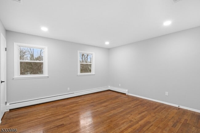 Building Photo - 25 Sandalwood Dr