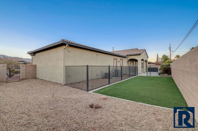 Building Photo - Sprawling, Luxurious Single Story Mansion ...