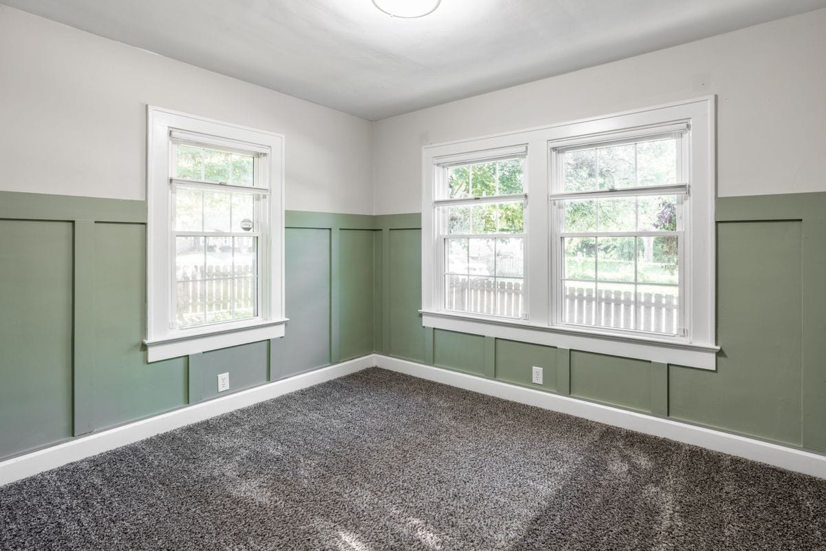 Building Photo - 818 E 50th St